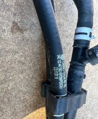Volkswagen Golf VII Engine coolant pipe/hose 5Q0122101 5q0121087h 04E122447BQ