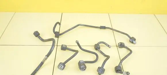 Mitsubishi Canter Fuel injector supply line/pipe 4P10