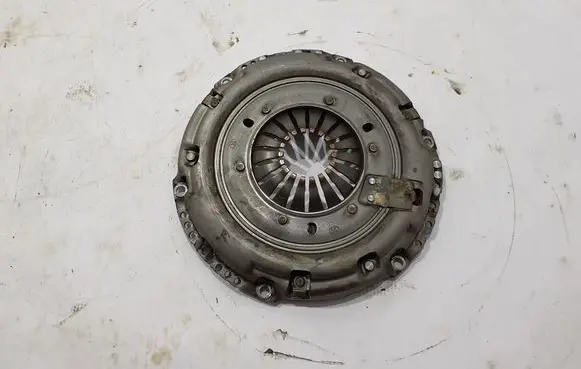 Peugeot 308 Pressure plate 9841190680