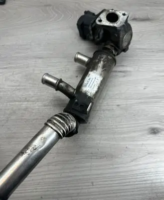 Ford C-MAX I EGR valve cooler 3M5Q9F464BC 1442010 VP1U3H9P445BB