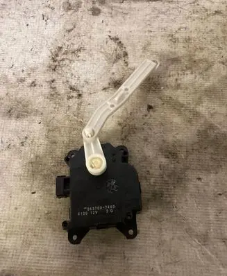 Toyota Prius (XW20) Air flap motor/actuator 0637007440