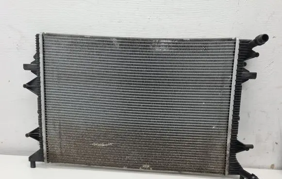 Volkswagen Beetle A5 Coolant radiator 5C0121251M