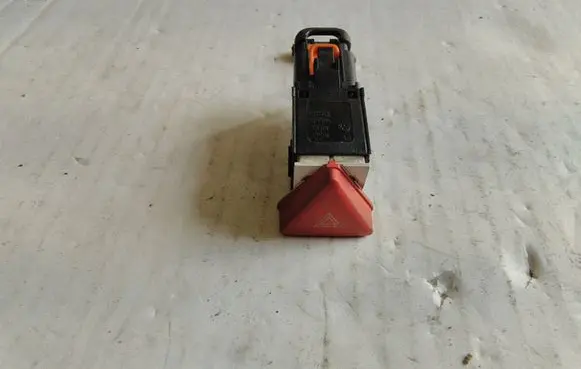 Volkswagen Golf V Hazard light switch 1K0953509A