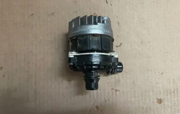 BMW 3 G20 G21 Electric auxiliary coolant/water pump 8686899