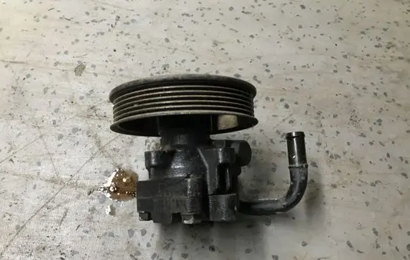 Chevrolet Epica Power steering pump 95980806 96955870