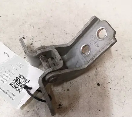Hyundai Santa Fe Front door lower hinge