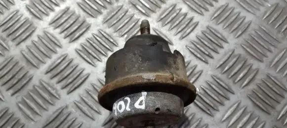 Engine mount bracket