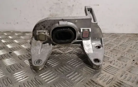 Nissan X-Trail T32 Gearbox mount