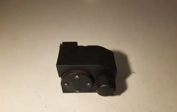 Audi A4 S4 B5 8D Wing mirror switch 8D0959565A