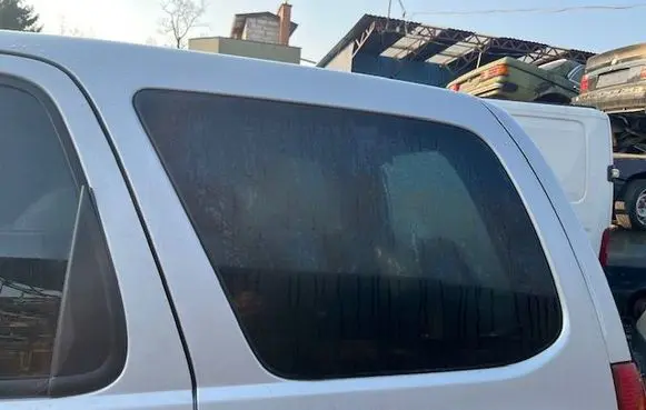 Mazda Tribute Rear side window 