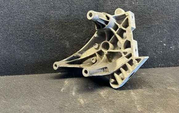 Volkswagen Golf V Generator/alternator bracket 06f903143f
