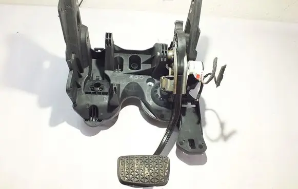 Opel Astra K Pedal assembly 39117364