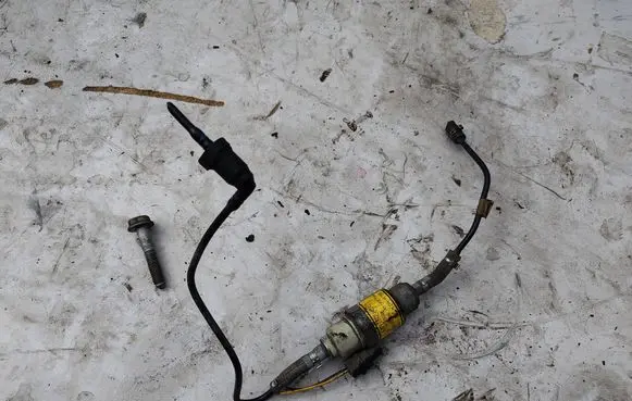 Volkswagen Touran I Webasto auxiliary heater fuel pump 