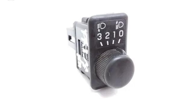 Nissan Primera Headlight level height control switch 251902F000