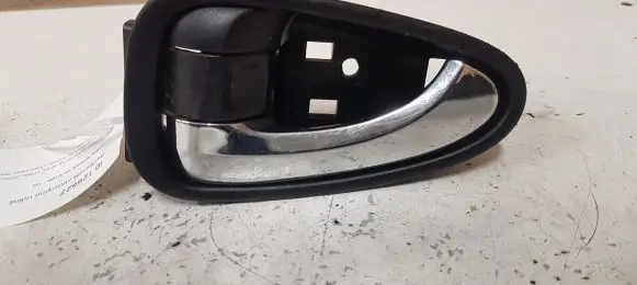 Toyota Avensis T270 Front door interior handle 6920605050 76693A1