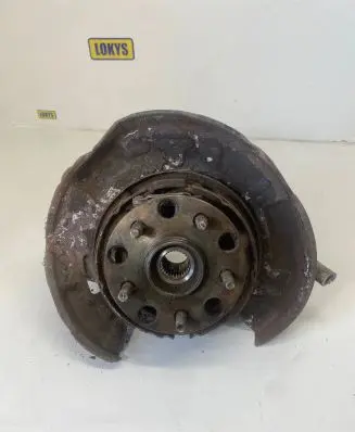 Lexus IS 220D-250-350 Rear wheel hub spindle/knuckle K8HL