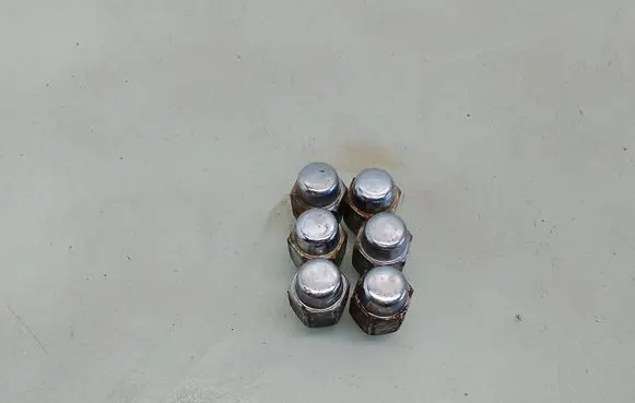 SsangYong Rexton I Nuts/bolts 