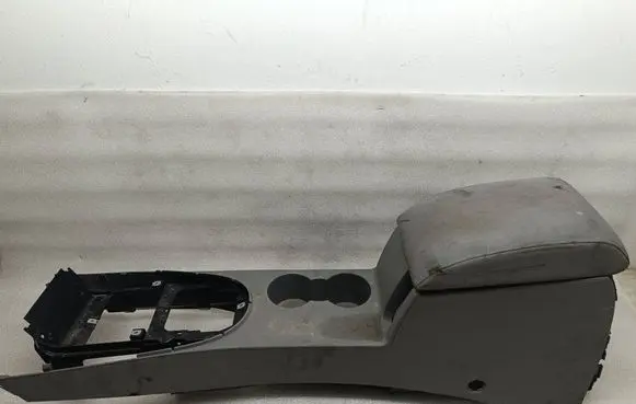 Volkswagen Touran I Center console 1T0857669
