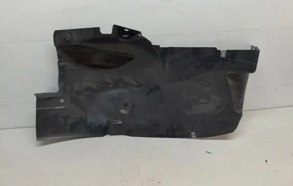 Front wheel arch liner splash guards