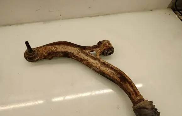 Chrysler Voyager Front lower control arm/wishbone 