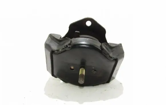 Mitsubishi Pajero Engine mount bracket
