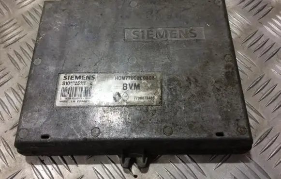 Renault Laguna I Engine control unit/module 7700873465 hom7700860308