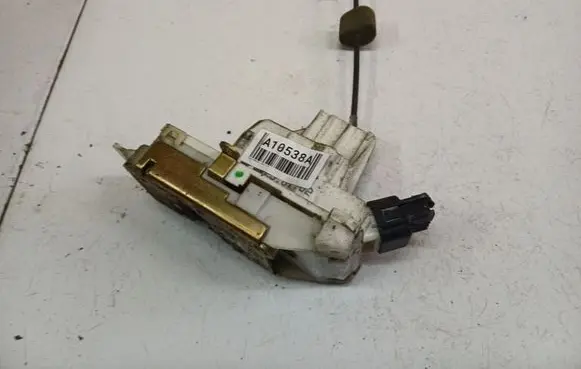 Ford Mondeo Mk III Rear door lock 