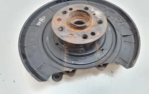 Rear wheel hub