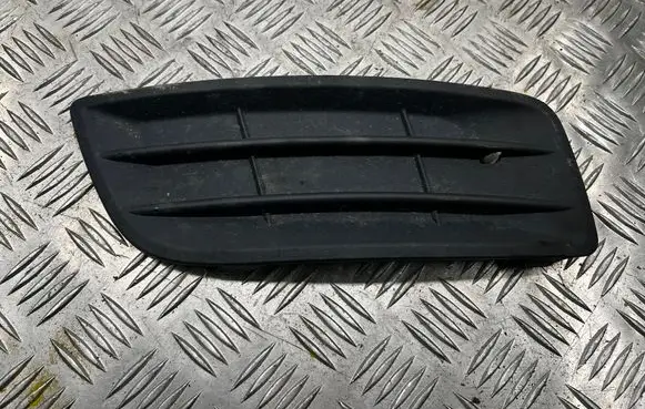 Volvo V50 Front bumper lower grill 30779103