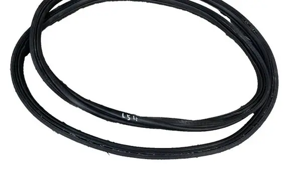 Trunk rubber seal (body)