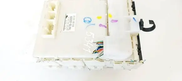 Toyota Auris 150 Fuse box set 8273002130A