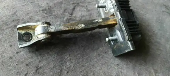 Toyota Avensis T250 Front door check strap stopper