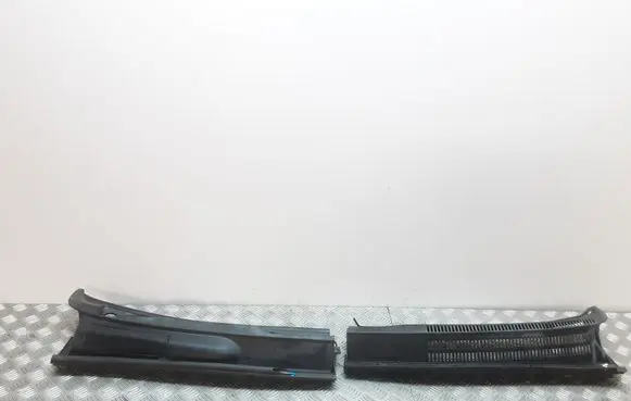 Toyota Prius (XW20) Wiper trim 5578347020