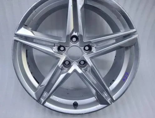 Audi A4 S4 B9 8W R18 alloy rim 