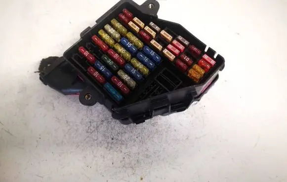 Volkswagen Golf IV Fuse box set 1j0970411a
