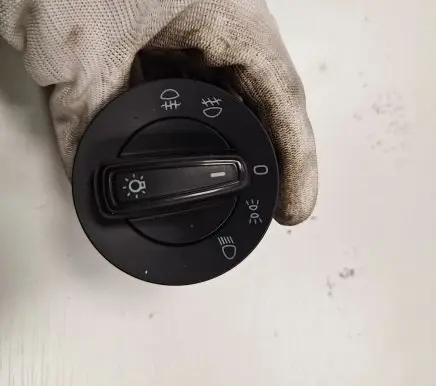 Skoda Octavia Mk3 (5E) Light switch 10095090