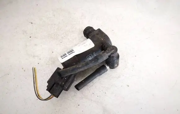 Ford Focus C-MAX Windscreen/windshield washer pump 1s7117k624fe
