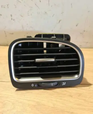 Volkswagen Golf VI Dashboard side air vent grill/cover trim 5K0819704 5K0819710 3KVBC6