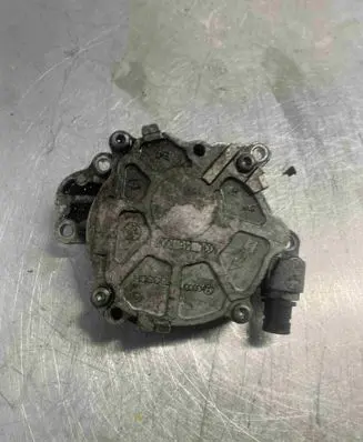 Volkswagen Tiguan Vacuum pump 03L145100