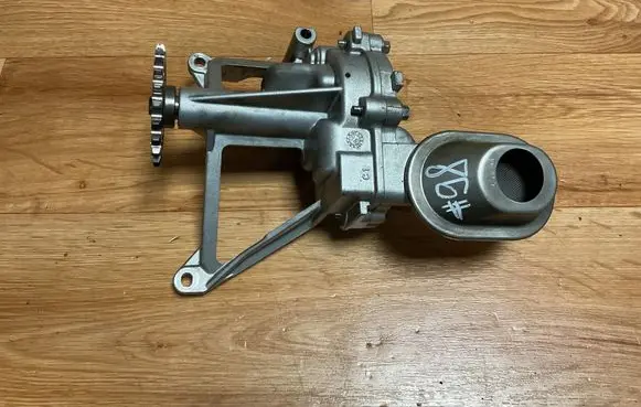 Ford Mondeo MK IV Oil pump 9682393380