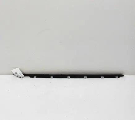 Genesis GV60 Door glass trim 82220CU100