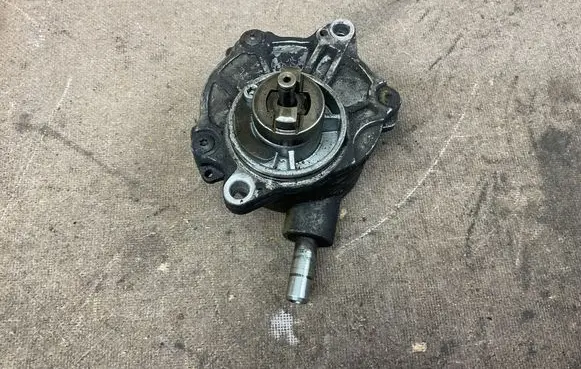 Mercedes-Benz Sprinter W906 Vacuum pump A623065