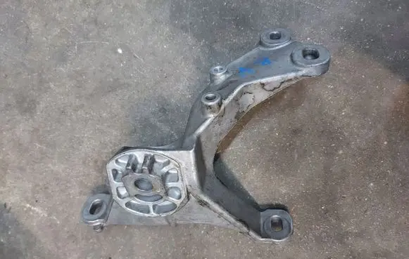 Audi A8 S8 D4 4H Gearbox mounting bracket 4H0399114E