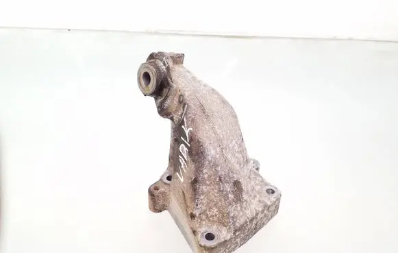 Mercedes-Benz CLS C219 Engine mounting bracket A6422230104