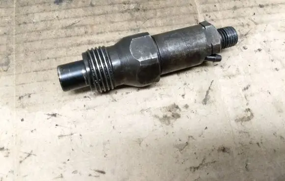 Volvo S40, V40 Fuel injector LCR6735401D