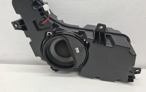 Hyundai Santa Fe Subwoofer speaker 963802W110