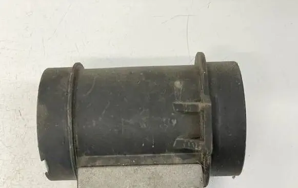 Volkswagen Golf III Mass air flow meter 0280213021 021906461