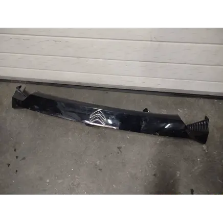 Citroen C4 X Trunk door license plate light bar 9838657780