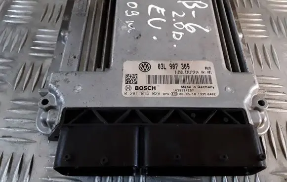 Volkswagen PASSAT B6 Engine control unit/module 03L907309 0281015029 1039S24297