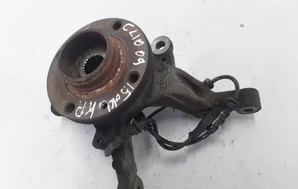 Renault Clio III Front wheel hub 